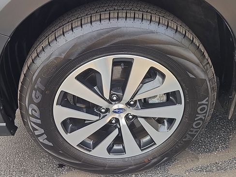 Certified 2025 Subaru Outback Premium image 4