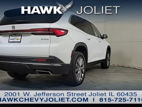 Used 2025 Buick Enclave Preferred AWD/4WD image 8