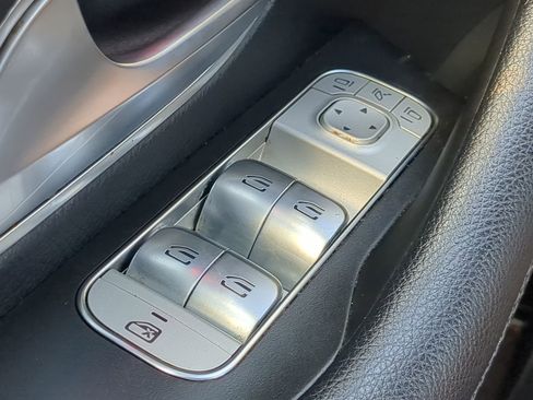 Used 2021 Mercedes-Benz GLE 450 4MATIC image 26