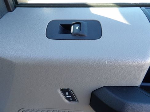 Used 2017 Ford F250 XL w/ Power Equipment Group image 31