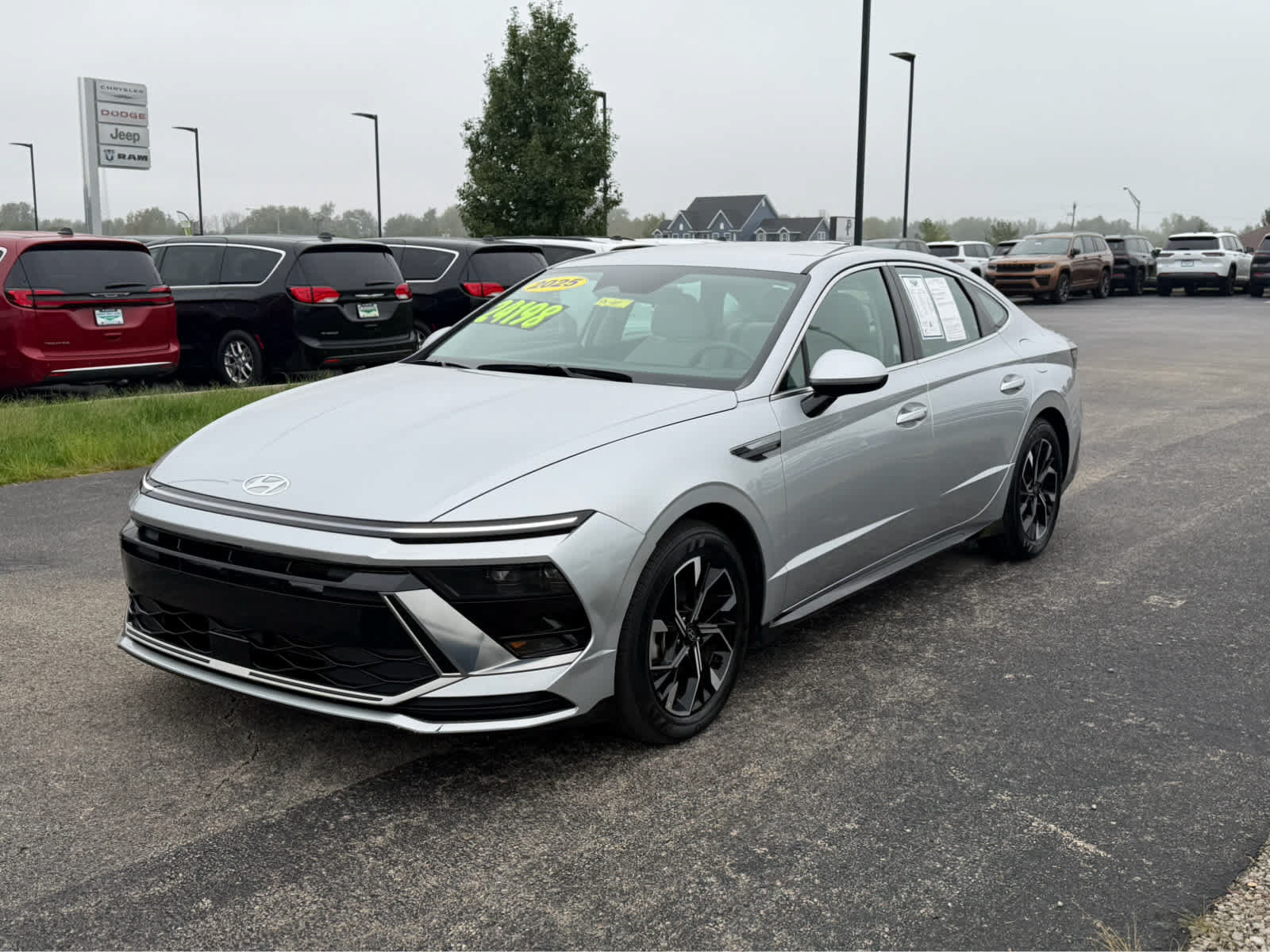 Used 2025 Hyundai Sonata SEL FWD image 3