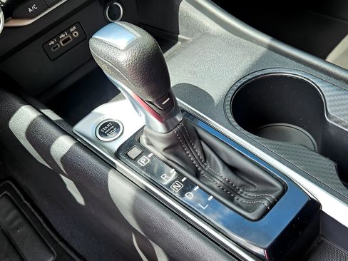 Used 2020 Nissan Altima 2.5 S FWD image 17