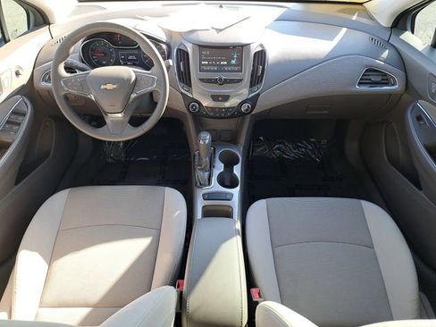 Used 2017 Chevrolet Cruze LT w/ Convenience Package image 13