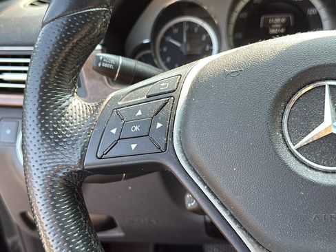 Used 2013 Mercedes-Benz E 350 4MATIC Sedan image 14