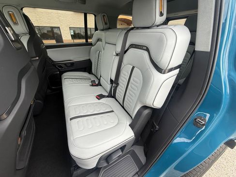 Used 2023 Rivian R1S Adventure AWD/4WD image 10