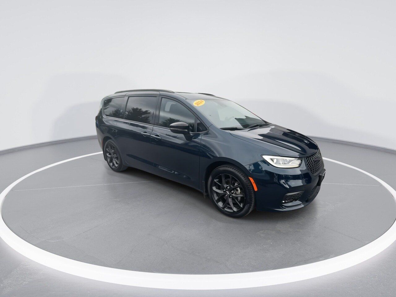 Used 2024 Chrysler Pacifica Touring-L w/ S Appearance Package FWD image 25