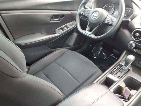 Certified 2025 Nissan Sentra S FWD image 10