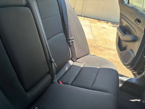 Used 2025 Nissan Altima 2.5 SV FWD image 36