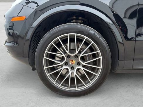 Used 2021 Porsche Cayenne Coupe AWD/4WD image 23