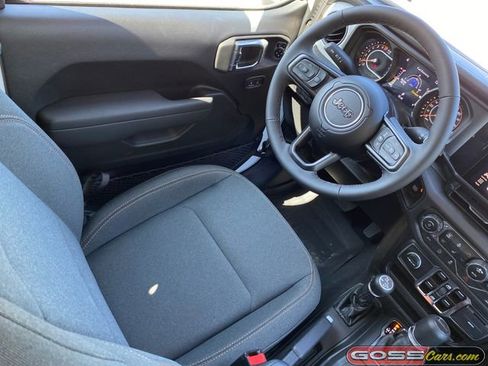 New 2025 Jeep Gladiator Sport image 21