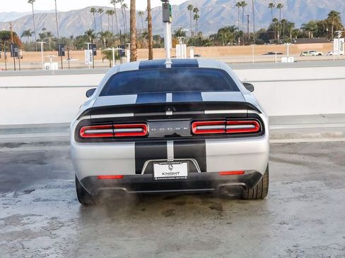 Used 2019 Dodge Challenger SRT Hellcat image 8
