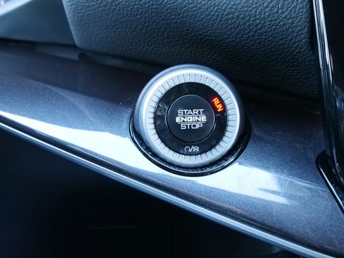 Used 2024 Jeep Wagoneer L 4WD image 26