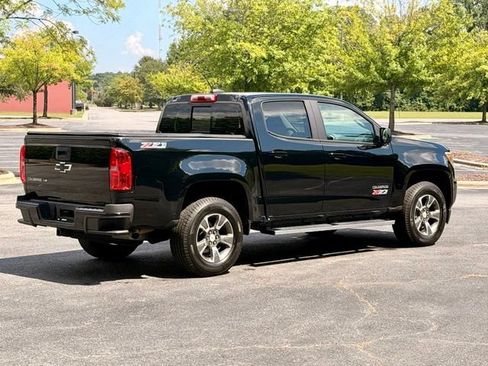 Used 2017 Chevrolet Colorado Z71 w/ Z71 Midnight Edition AWD/4WD image 8