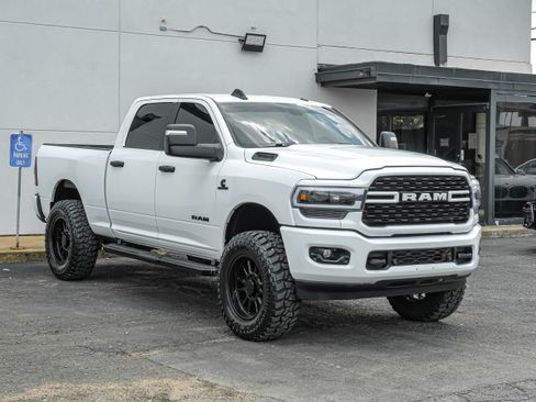 Used 2024 RAM 2500 Big Horn w/ Off Road Package AWD/4WD image 7