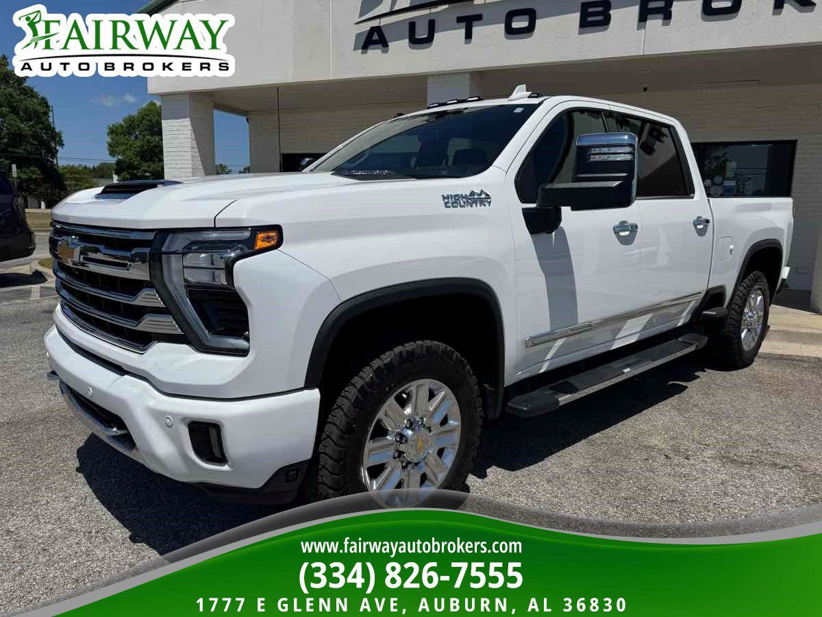 Used 2025 Chevrolet Silverado 2500 High Country w/ Technology Package AWD/4WD image 2