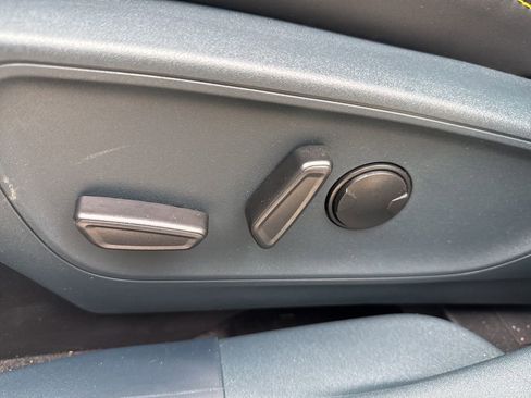 Used 2025 Ford Maverick Lobo image 26