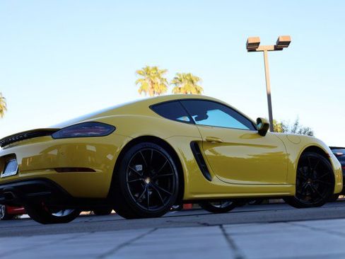 Used 2021 Porsche 718 Cayman image 19