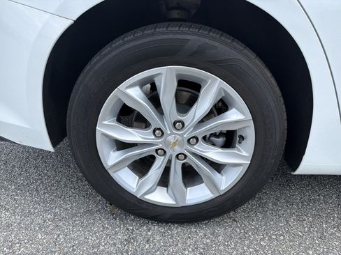 Used 2025 Chevrolet Malibu LT FWD image 28