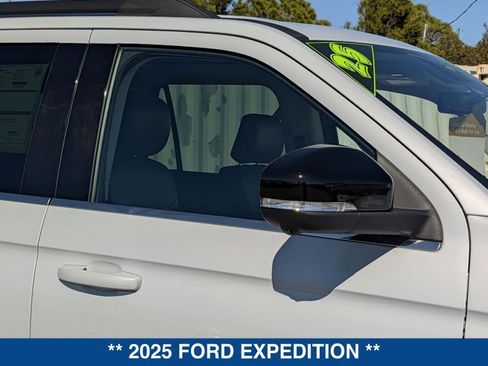 Used 2025 Ford Expedition Active image 10
