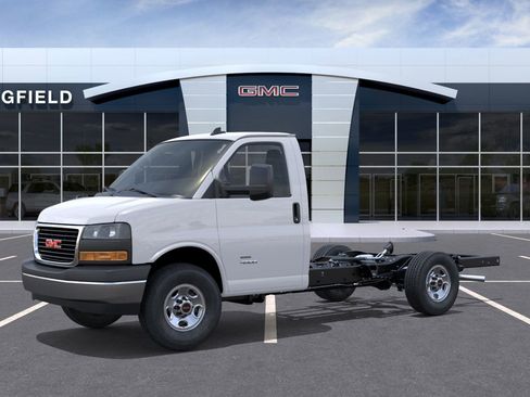 New 2026 GMC Savana 3500 w/ Driver Convenience Package image 2