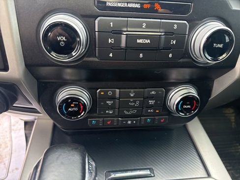 Used 2020 Ford F150 Lariat w/ Equipment Group 502A Luxury AWD/4WD image 9