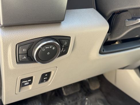 Used 2018 Ford F150 XLT w/ Equipment Group 302A Luxury image 11