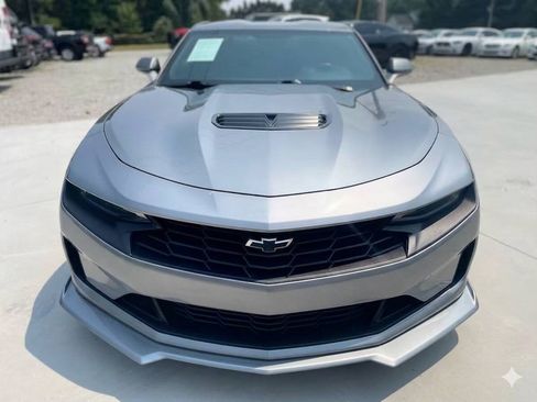 Used 2021 Chevrolet Camaro LT w/ Technology Package RWD image 2