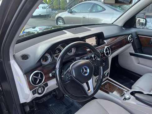 Used 2014 Mercedes-Benz GLK 350 4MATIC w/ Premium 1 Package image 21