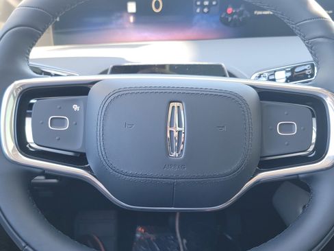 New 2025 Lincoln Nautilus Reserve image 27