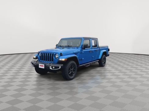 Used 2021 Jeep Gladiator Sport image 3