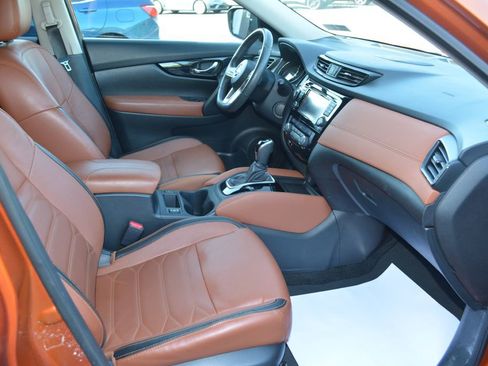 Used 2017 Nissan Rogue SL w/ SL Premium Package AWD/4WD image 8