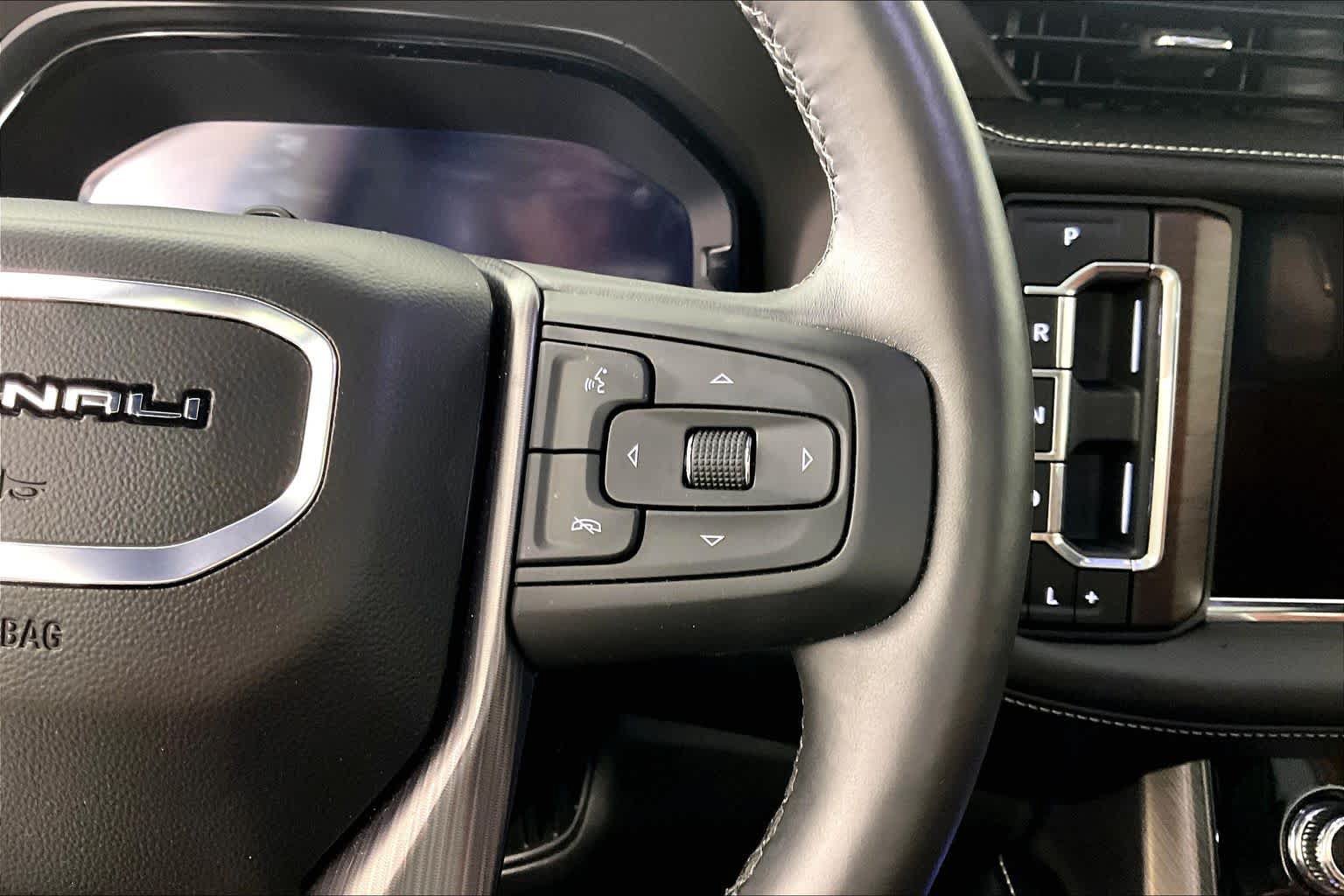Used 2024 GMC Yukon Denali Ultimate AWD/4WD image 23