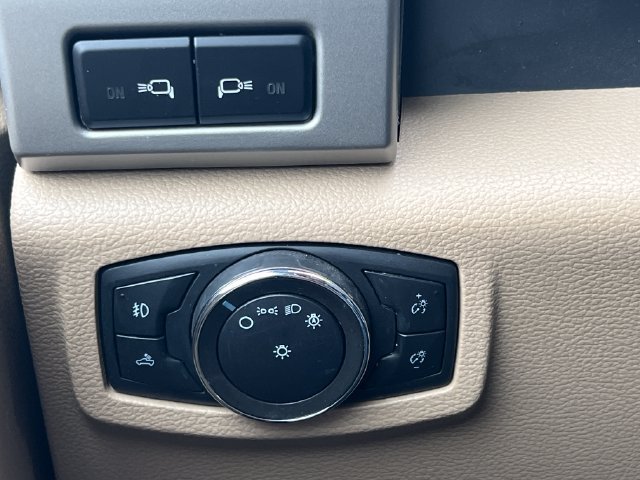 Used 2021 Ford F350 Lariat w/ Lariat Value Package AWD/4WD image 30