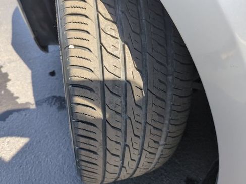 Used 2013 Lincoln MKS FWD image 46