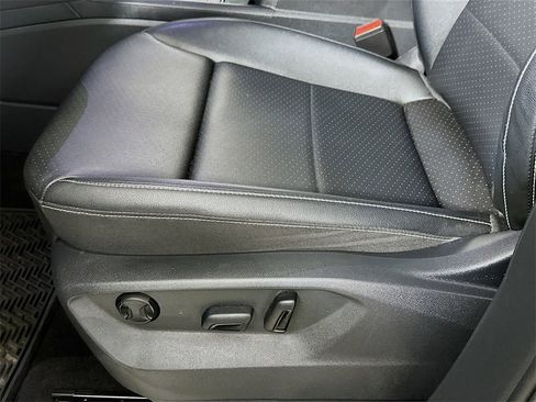 Used 2023 Volkswagen Atlas SE w/ Panoramic Sunroof Package image 9