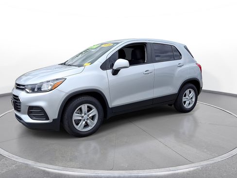 Used 2019 Chevrolet Trax LS FWD image 4