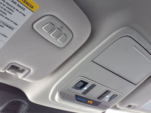 Used 2025 Ford Explorer Active w/ Active Comfort Package image 15