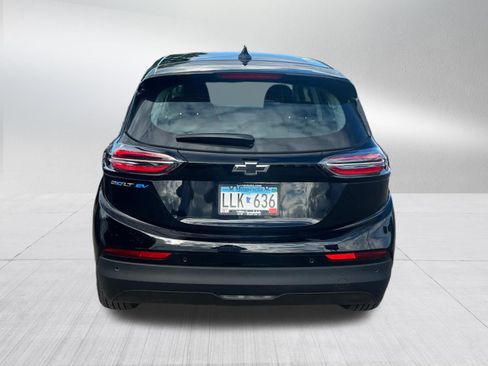 Used 2023 Chevrolet Bolt LT w/ Infotainment Package FWD image 4