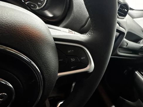 Used 2023 Jeep Renegade Altitude AWD/4WD image 6