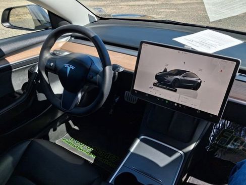 Used 2023 Tesla Model 3 Performance image 16