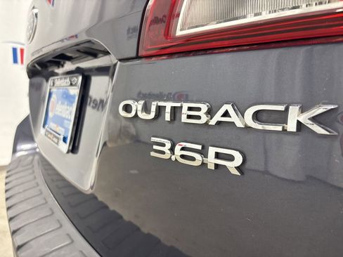 Used 2016 Subaru Outback 3.6R Limited AWD/4WD image 19