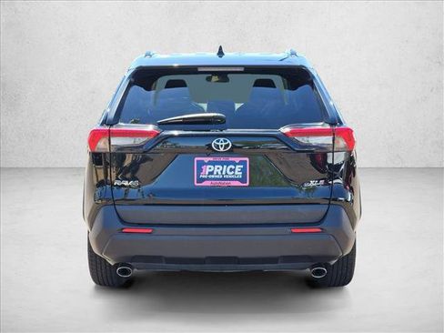Used 2024 Toyota RAV4 XLE FWD image 5