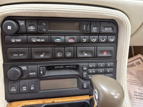 Used 2006 Jaguar XK8 Base image 32