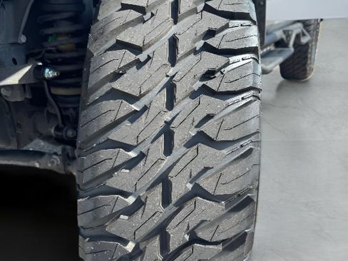 Used 2024 Jeep Wrangler Unlimited Sahara AWD/4WD image 33
