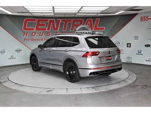 Used 2022 Volkswagen Tiguan SE R-Line AWD/4WD image 3