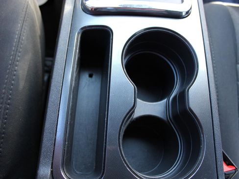 Used 2014 Dodge Challenger SXT RWD image 33