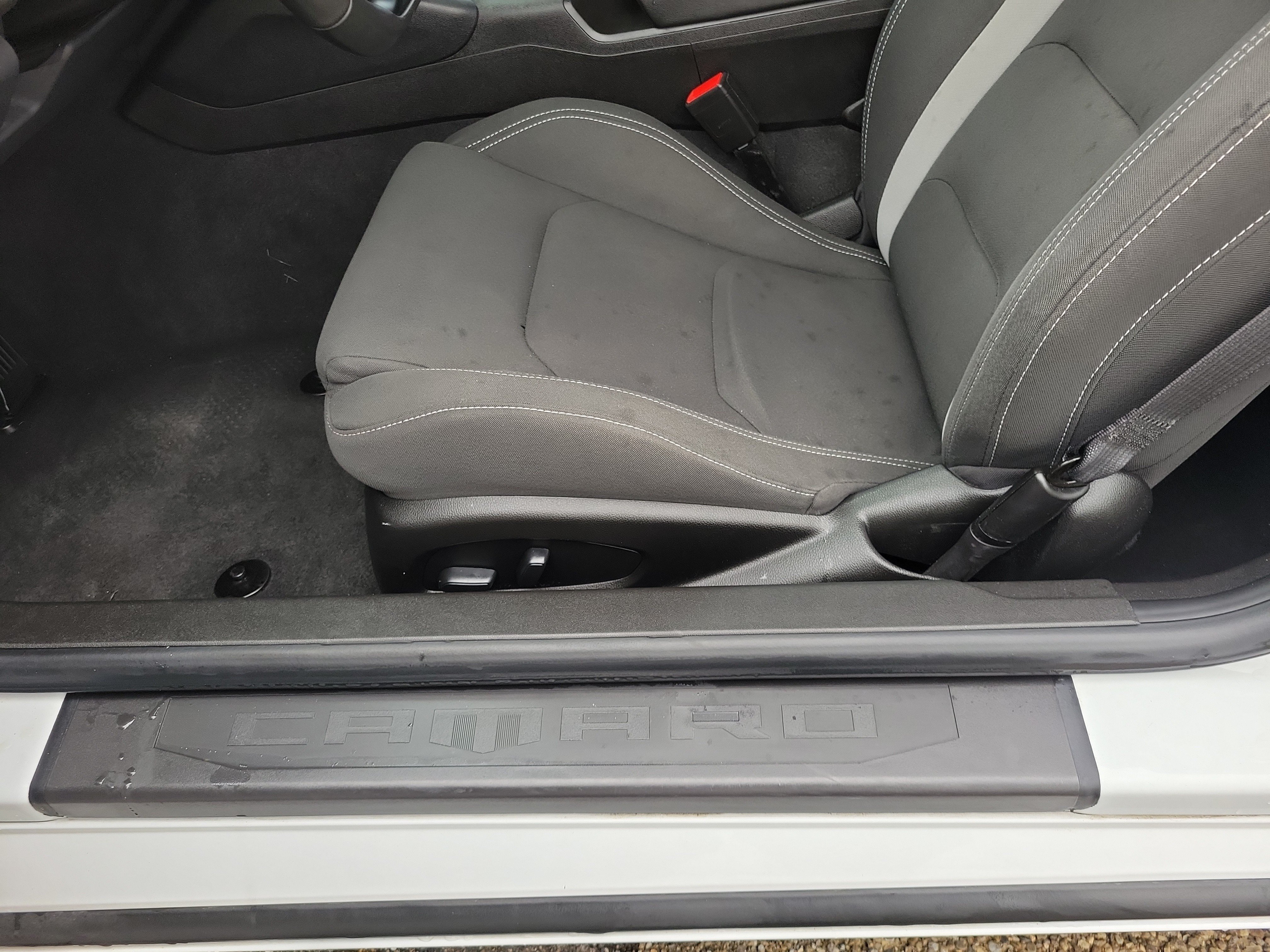 Used 2023 Chevrolet Camaro LT RWD image 11