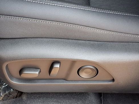 New 2026 Chevrolet Equinox LT w/ Convenience Package II image 4