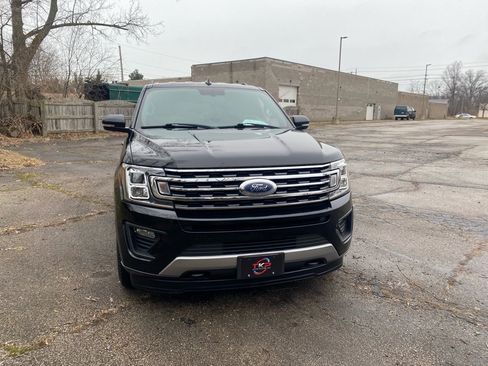 Used 2018 Ford Expedition XLT w/ Equipment Group 202A image 8