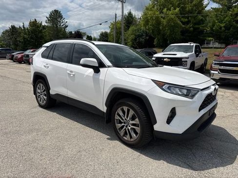 Used 2020 Toyota RAV4 XLE Premium AWD/4WD image 3